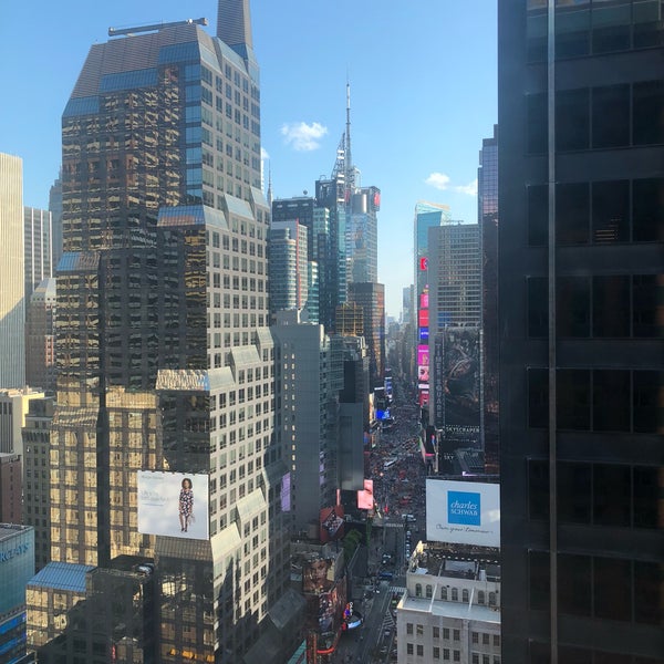 Das Foto wurde bei Novotel New York Times Square von Don S. am 8/9/2018 aufgenommen