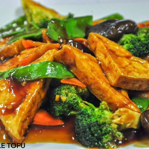 Foto diambil di Hao Hao Vietnamese &amp; Chinese Cuisine oleh Hao Hao Vietnamese &amp; Chinese Cuisine pada 7/18/2014