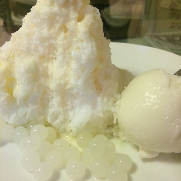 D.ice ไอศกรีมเกล็ดหิมะ ice cream coffee & bakery Dessert Shop