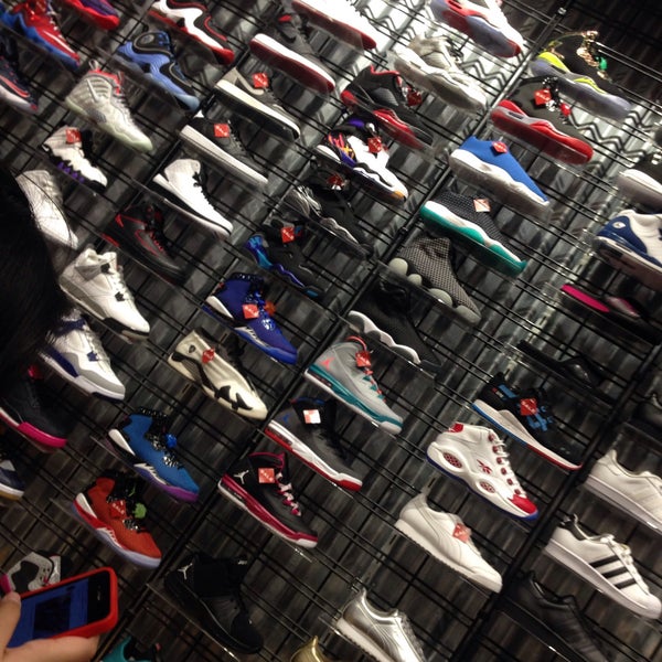Sneaker Villa - Downtown Harrisburg - 309 Market St