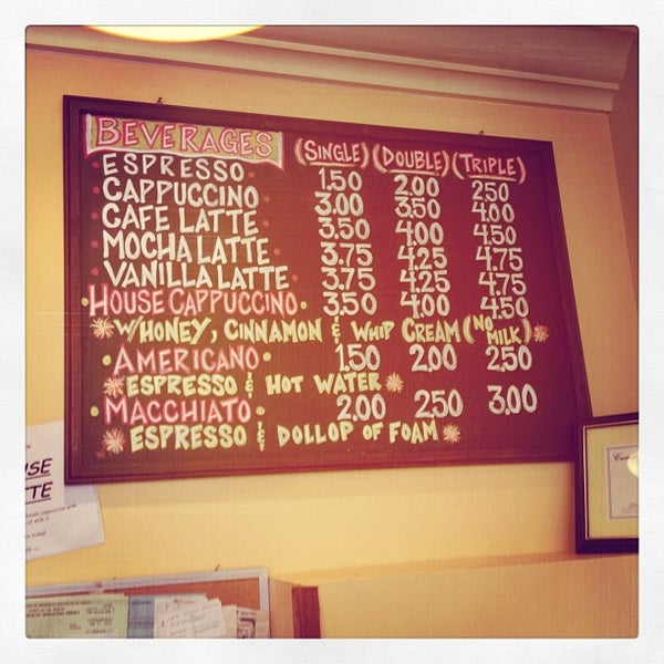 Foto scattata a Jinky&#39;s Cafe Santa Monica da Krista T. il 10/5/2012
