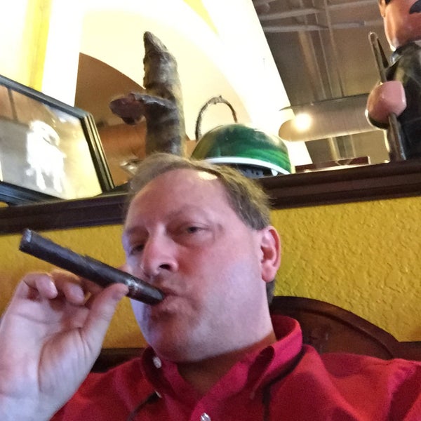 2/15/2015에 Alexander L.님이 Corona Cigar Company &amp; Drew Estate Lounge에서 찍은 사진