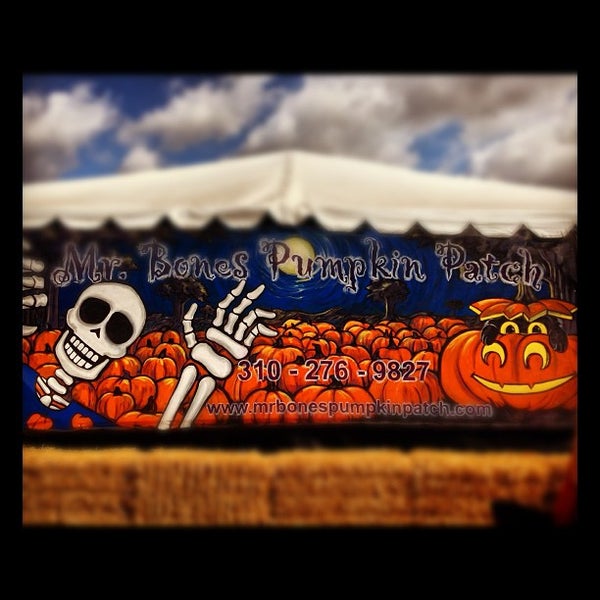 Photo taken at Mr. Bones Pumpkin Patch by Benjamin S. on 10/21/2012