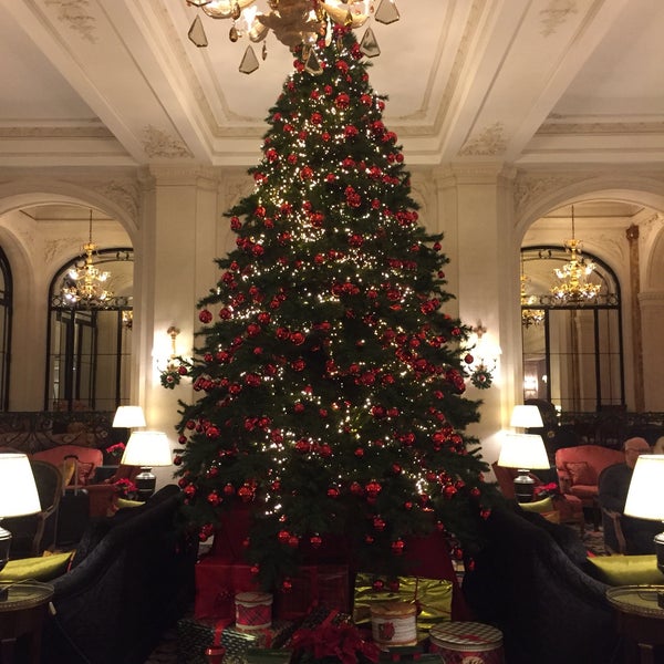 Photo taken at Hotel Le Plaza Brussels by Suzanne W. on 12/23/2018