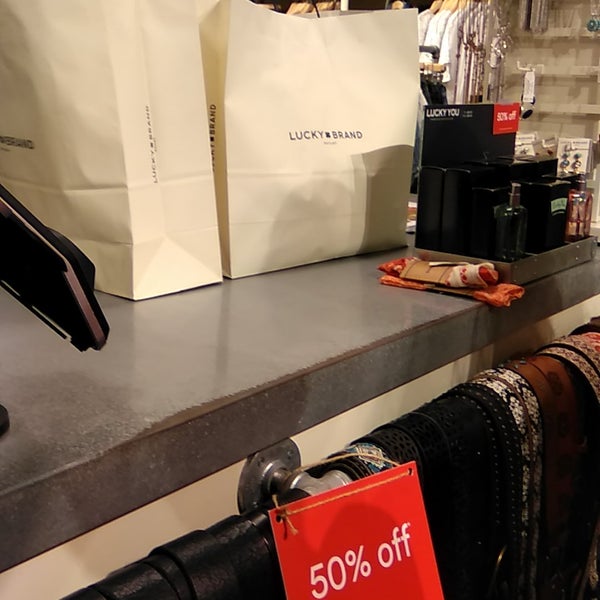 Lucky Brand - Clothing Store in Woodstock
