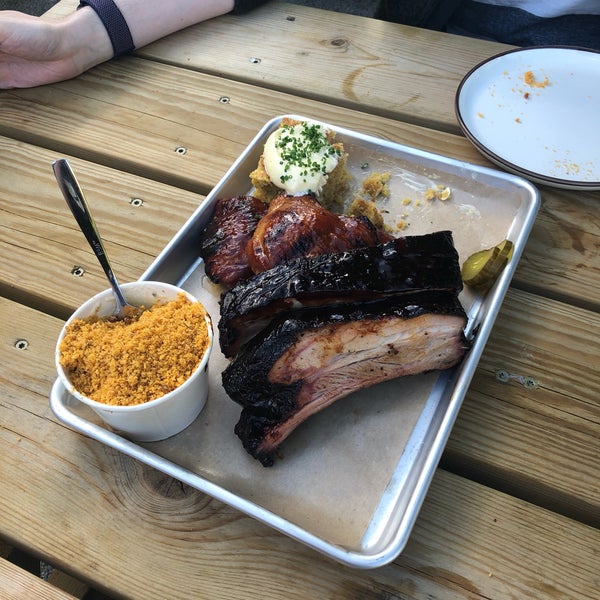 AMAZING authentic American bbq! A little expensive, but soooo worth it. The ribs are heavenly and the bbq chicken is incredible! Be sure to get the Mac and cheese and cornbread!