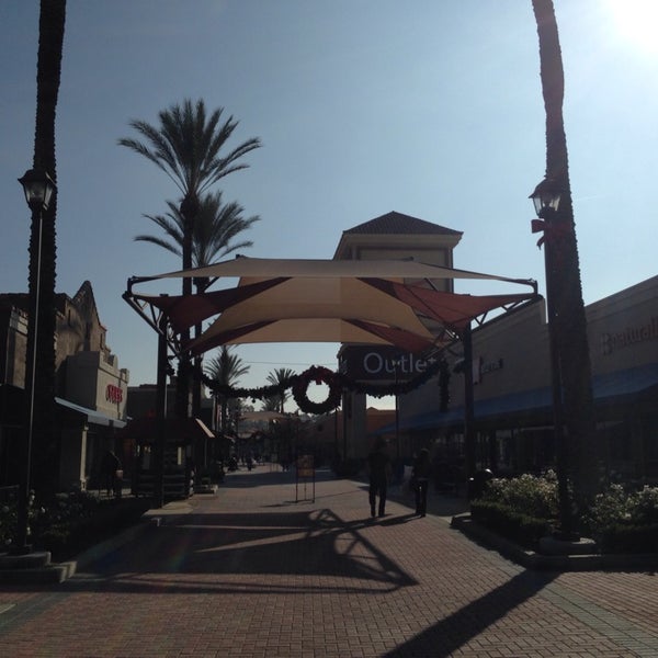 Photo taken at Lake Elsinore Outlets by Desiree E. on 12/21/2013