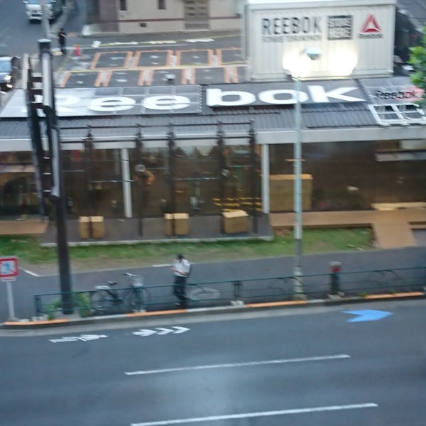 Photos At Reebok Fithub Roppongi Hills Now Closed Sporting Goods Shop In 港区