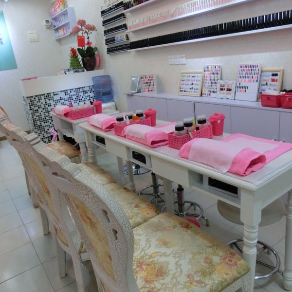 BINGO NAIL SALON Nail Salon