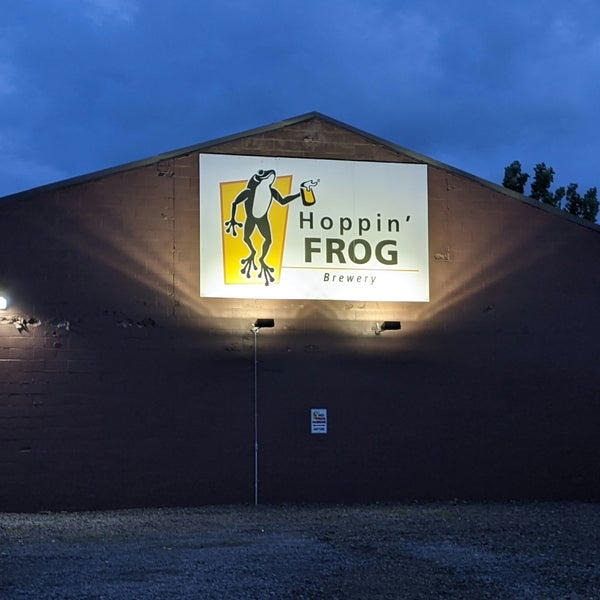 Photo taken at Hoppin&#39; Frog Brewery by Mike W. on 6/2/2022