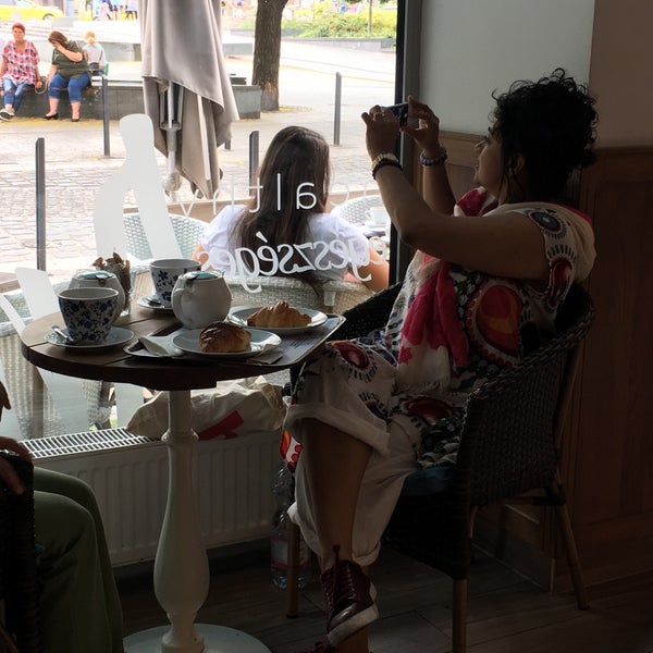 6/18/2018 tarihinde Tatiana T.ziyaretçi tarafından Amber&#39;s French Bakery &amp; Cafe'de çekilen fotoğraf