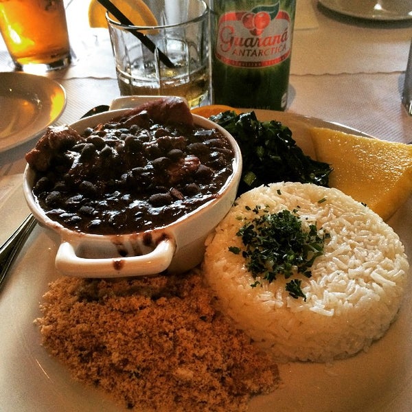 5/10/2015 tarihinde Leandro G.ziyaretçi tarafından Minas Brazilian Restaurant &amp; Cachaçaria'de çekilen fotoğraf