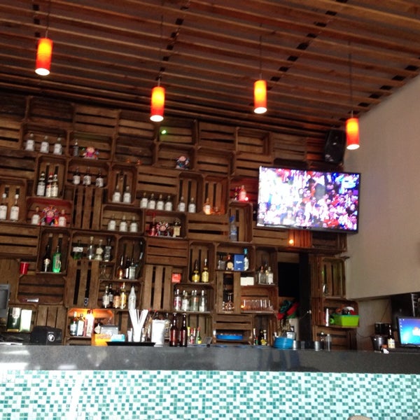 5/24/2014 tarihinde Kike C.ziyaretçi tarafından The Mexican Curious Antojería nice&amp;Bar.'de çekilen fotoğraf