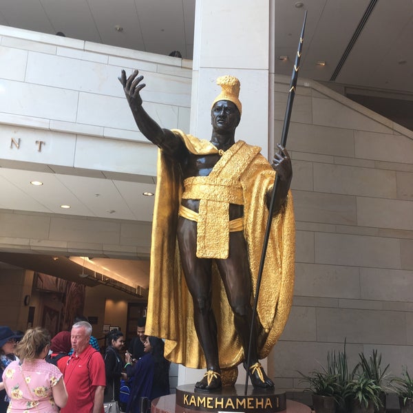 King Kamehameha Statue Northeast Washington 2 tips