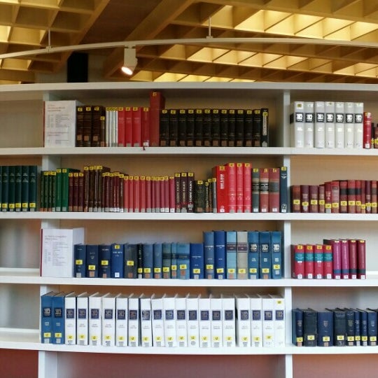 Foto tirada no(a) Staats- und Universitätsbibliothek Carl von Ossietzky por Göçmenkuşu em 6/2/2015