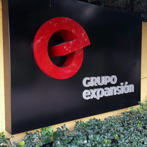 Photo taken at Grupo Expansión by Isaac E. on 8/16/2016