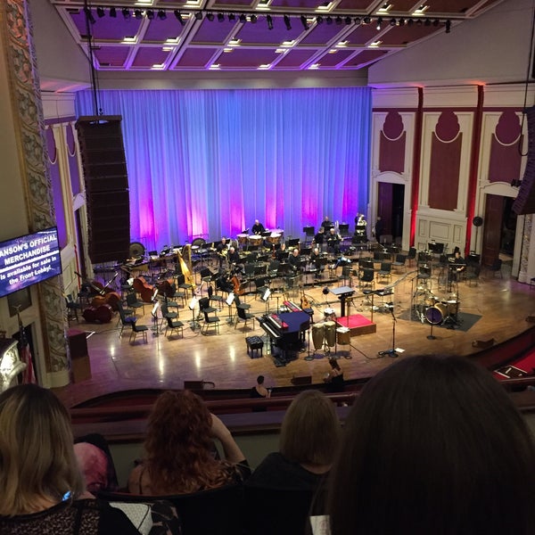 Foto diambil di Heinz Hall oleh judy r. pada 8/2/2018