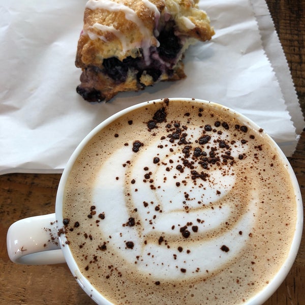 2/20/2019 tarihinde Michele M.ziyaretçi tarafından Anthem Coffee &amp; Tea'de çekilen fotoğraf