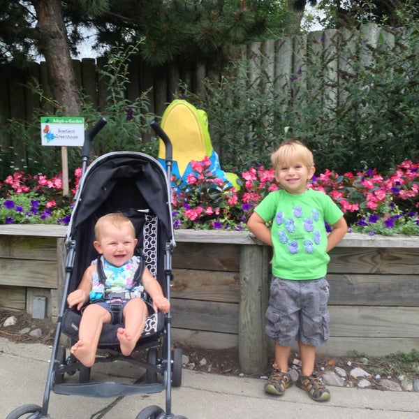 8/31/2013 tarihinde Joe G.ziyaretçi tarafından The Children&#39;s Zoo at Celebration Square'de çekilen fotoğraf