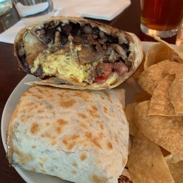 Super casual and hip SoCal Mexican. I had the breakfast burrito at the bar. Burrito was decent. Will definitely go back to try some of the other things on the menu.