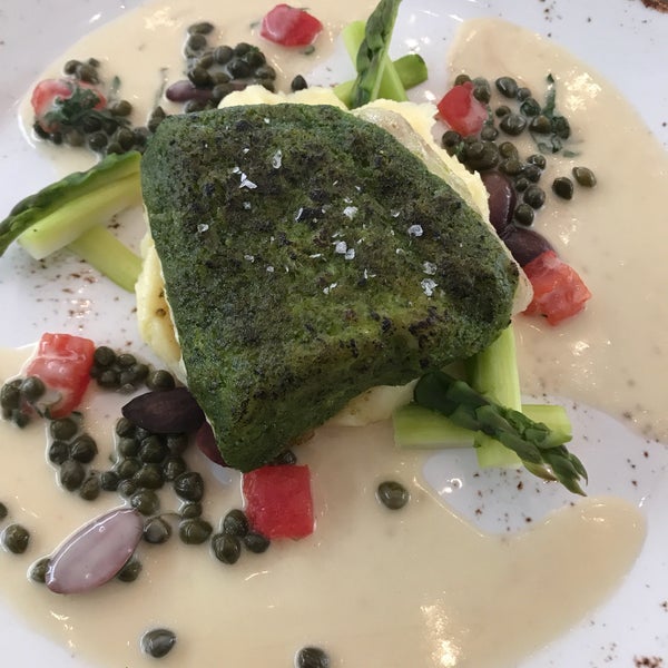 The maitre d insisted on the sea bass, and the ceviche. It was perfectly cooked, on top of mashed potatoes in a cream sauce and surrounded with capers and olives to cut the cream. Service was great!