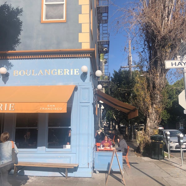 รูปภาพถ่ายที่ La Boulangerie de San Francisco โดย JX เมื่อ 1/26/2020