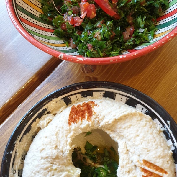 Снимок сделан в Leila&#39;s Authentic Lebanese Cuisine пользователем Zsolt T. 7/6/2019