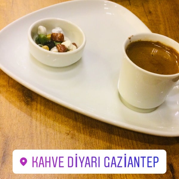 รูปภาพถ่ายที่ Kahve Diyarı โดย Serkan Ş. เมื่อ 5/22/2019