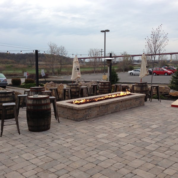 The Oak Barrel • Brasserie & Taphouse American Restaurant