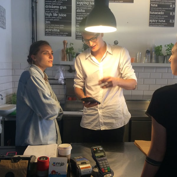 7/6/2016 tarihinde Agatka T.ziyaretçi tarafından Juice Drinkers'de çekilen fotoğraf