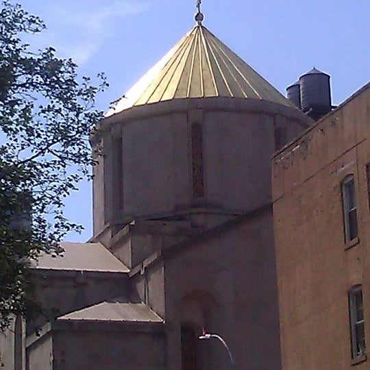 Foto tirada no(a) St. Vartan Armenian Cathedral por Kwasi A. em 6/14/2015