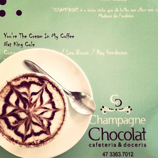 Снимок сделан в Champagne Chocolat Cafeteria &amp; Doceria пользователем @juliogn 4/19/2013