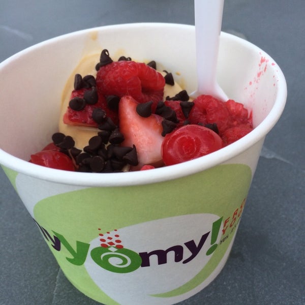 8/16/2014 tarihinde Brian B.ziyaretçi tarafından My Yo My Frozen Yogurt Shop'de çekilen fotoğraf