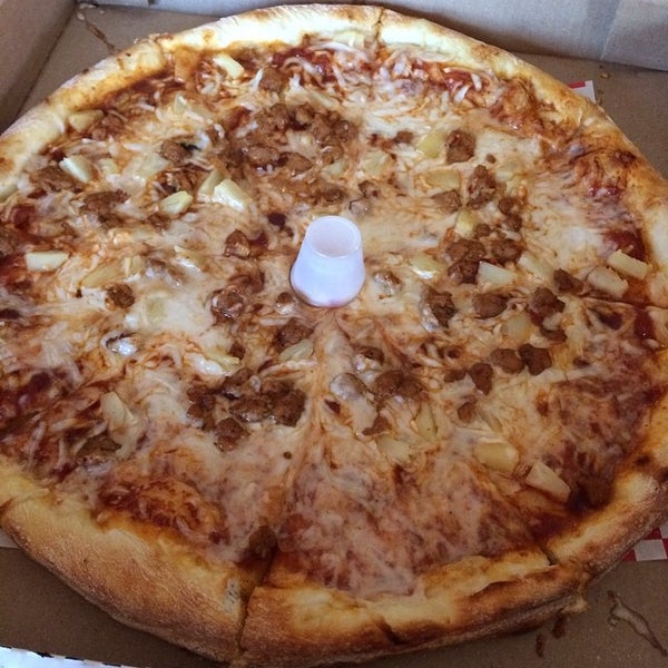 รูปภาพถ่ายที่ Pizza Heaven Bistro โดย Angie C. เมื่อ 8/18/2014