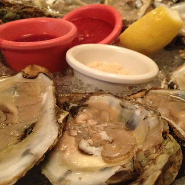 Photo taken at Psari Seafood Restaurant &amp; Bar by Kristine on 7/18/2013