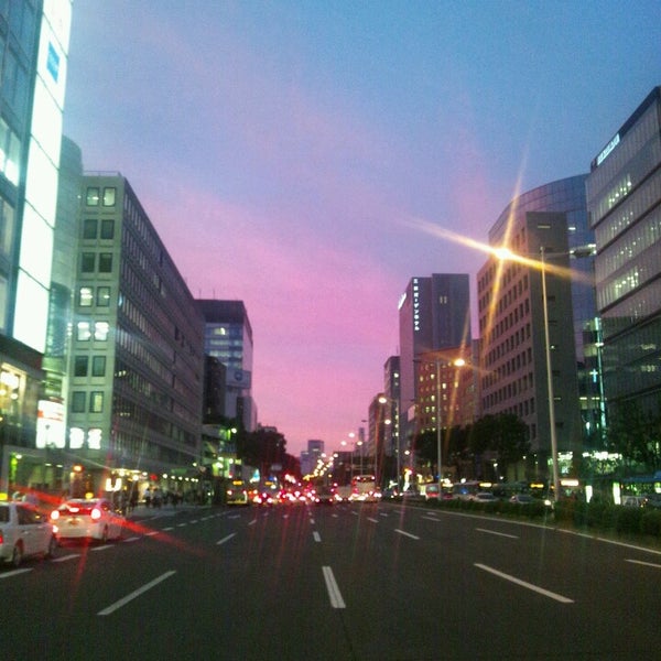 東二番丁通 Road
