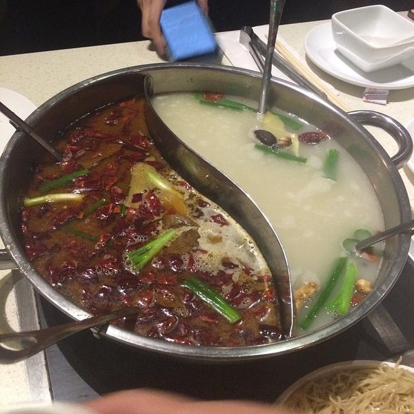 Photo taken at Happy Lamb Hot Pot, Houston Bellaire 快乐小羊 by Anthony V. on 11/18/2014