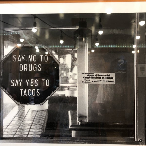 Foto diambil di Mike&#39;s Taco Club oleh Ingo R. pada 8/26/2019