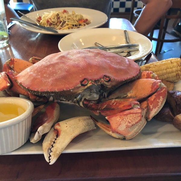 Photo taken at Flaherty&#39;s Seafood Grill &amp; Oyster Bar by Ingo R. on 11/11/2018