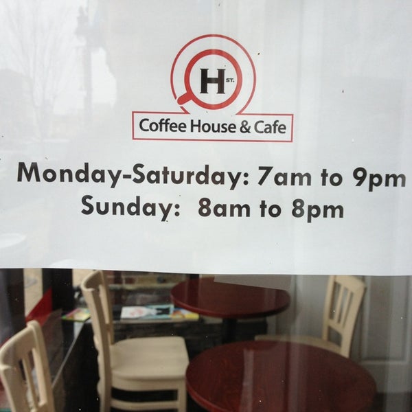 Foto tomada en H Street Coffeehouse and Cafe  por David C. el 3/17/2013