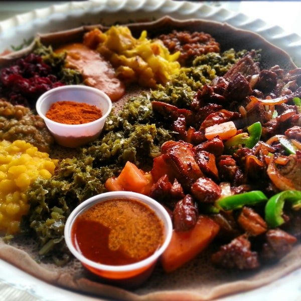 3/16/2013 tarihinde Lionel C.ziyaretçi tarafından Lalibela Restaurant'de çekilen fotoğraf