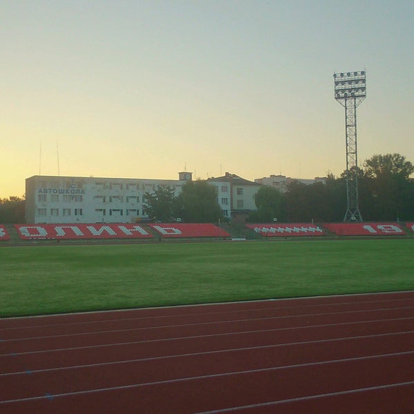 Стадион Авангард Крутинка