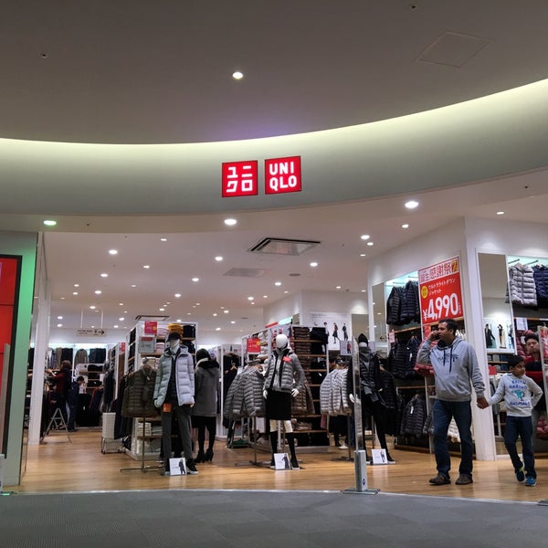 Photos At ユニクロ お台場 2 Tips From 737 Visitors