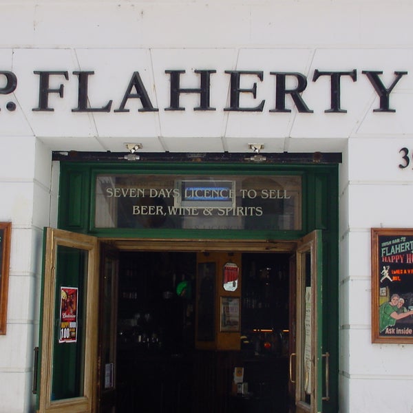7/28/2014 tarihinde Flaherty&#39;s Irish Barziyaretçi tarafından Flaherty&#39;s Irish Bar'de çekilen fotoğraf