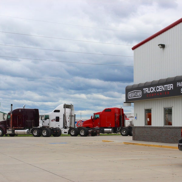 Навля трак центр. Вольво трак центр навля. Навля трак центр. Вольво центр навля брянская область. Навля трак центр брянск директор.