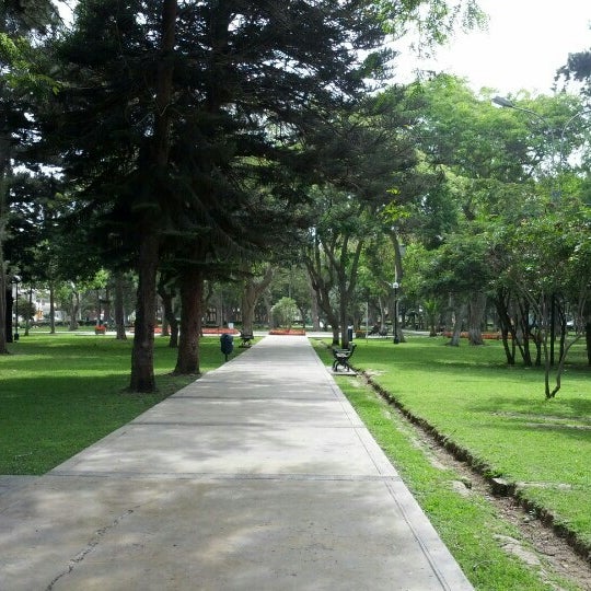 Das Foto wurde bei Parque Ramon Castilla von Juan T. am 12/2/2012 aufgenommen