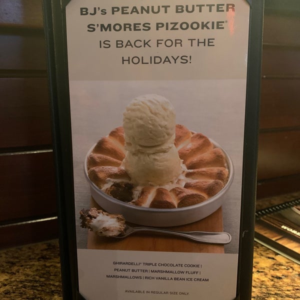 Photo taken at BJ&#39;s Restaurant &amp; Brewhouse by Elif E. on 12/27/2019
