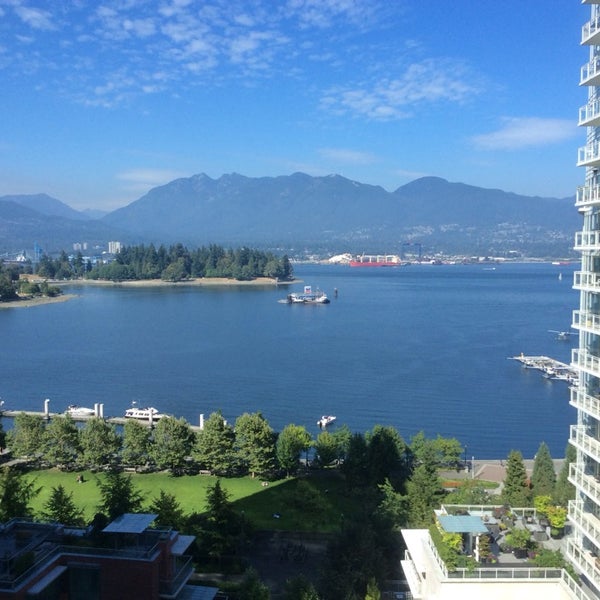 8/26/2014 tarihinde Frank F.ziyaretçi tarafından Renaissance Vancouver Harbourside Hotel'de çekilen fotoğraf