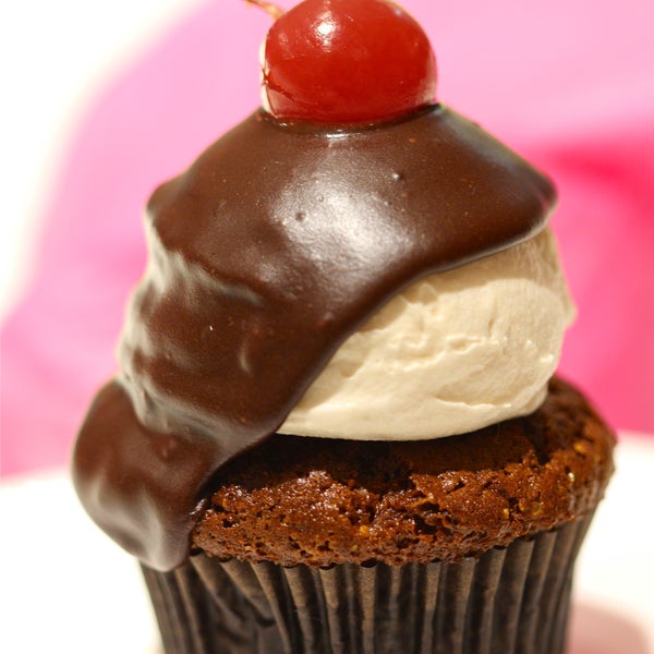 Root Beer Float Cupcake is the feature of Kelly's Bake Shoppe for the WHOLE MONTH of August!