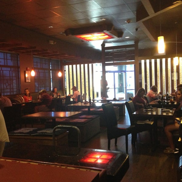 6/21/2013에 NORIKO S.님이 Hibachi Teppanyaki &amp; Sushi Bar에서 찍은 사진